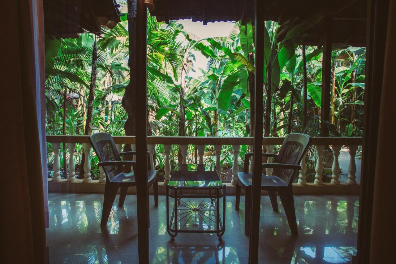 Devarya Wellness Beach Resort Morjim Luaran gambar