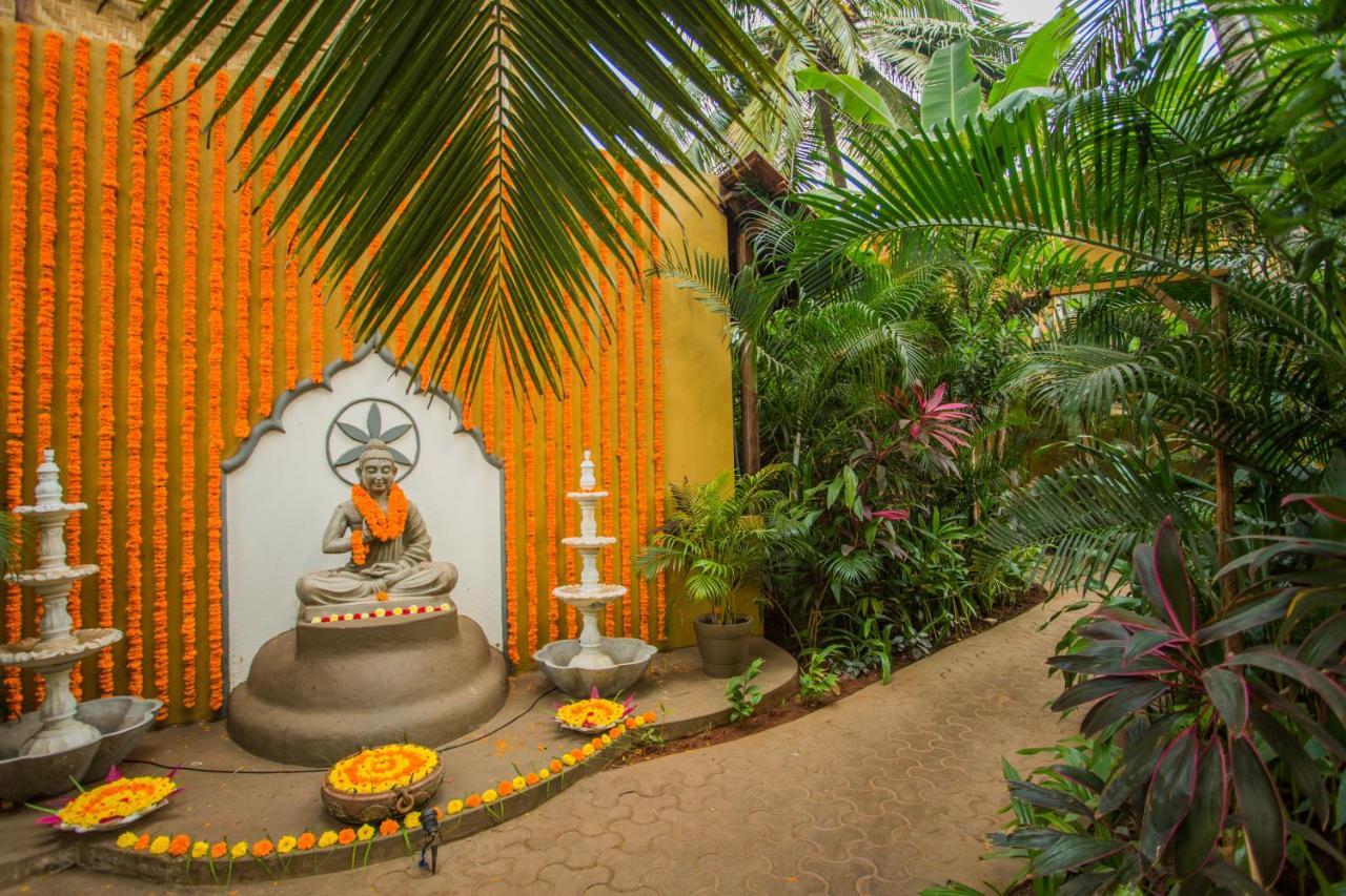 Devarya Wellness Beach Resort Morjim Luaran gambar