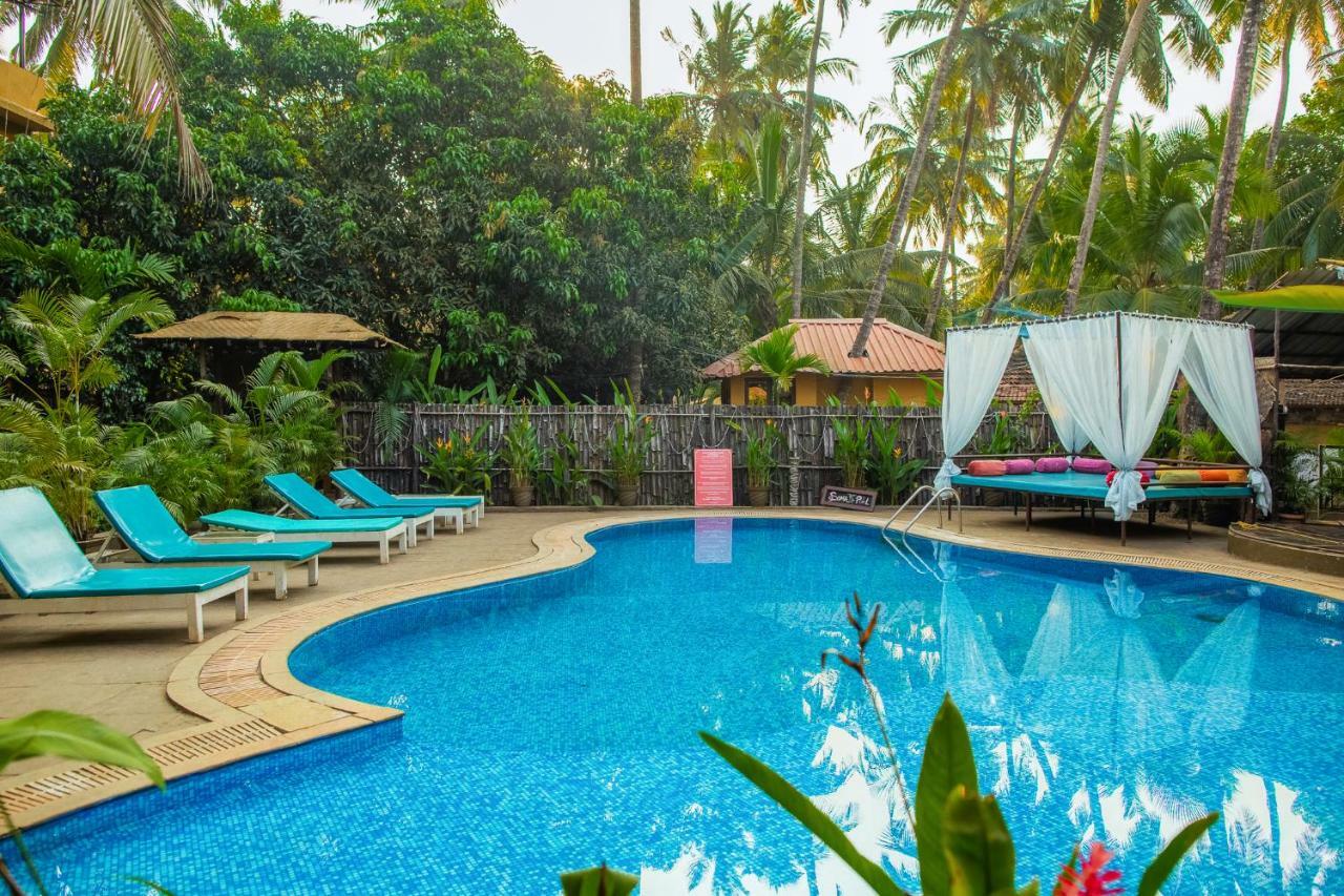 Devarya Wellness Beach Resort Morjim Luaran gambar