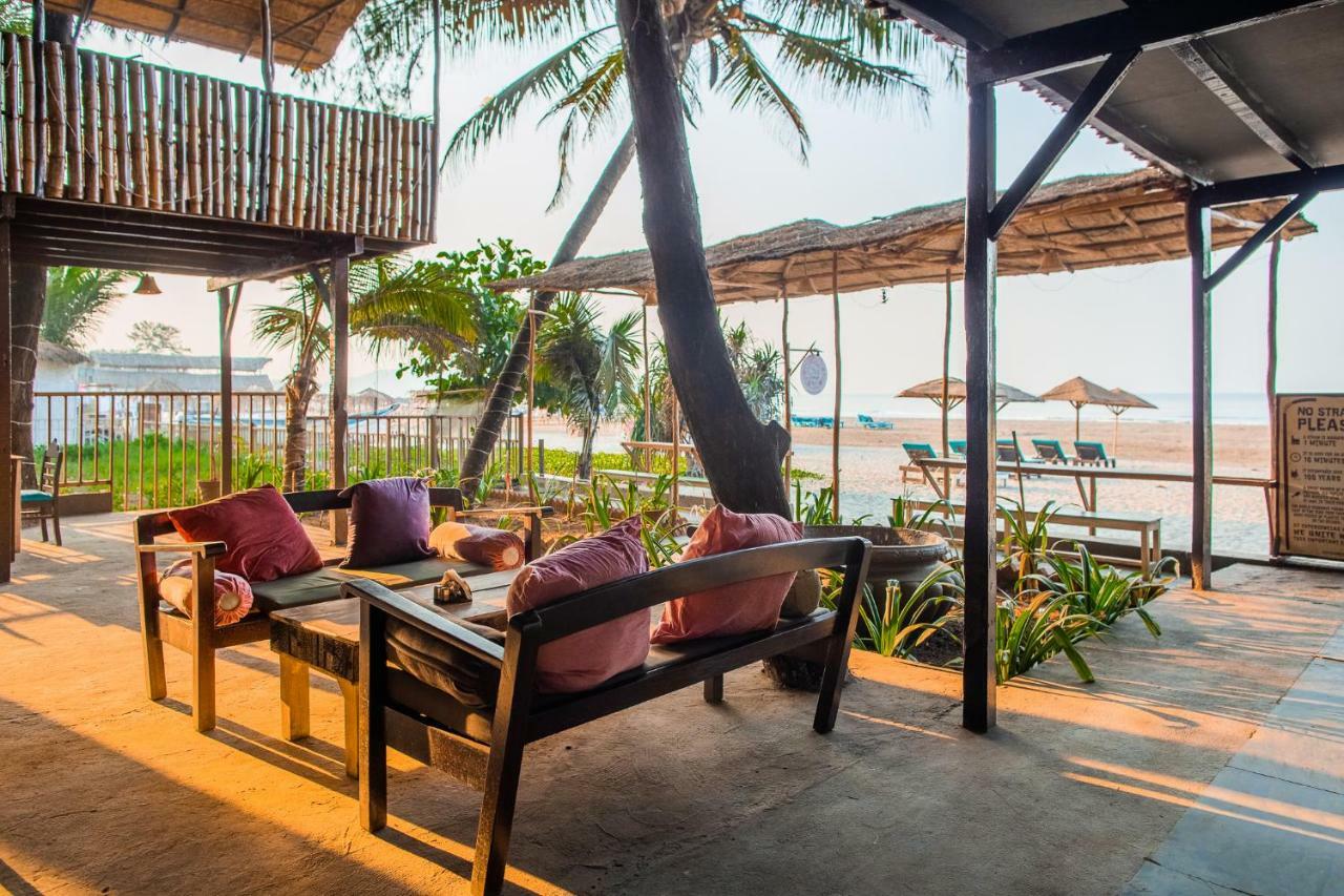 Devarya Wellness Beach Resort Morjim Luaran gambar