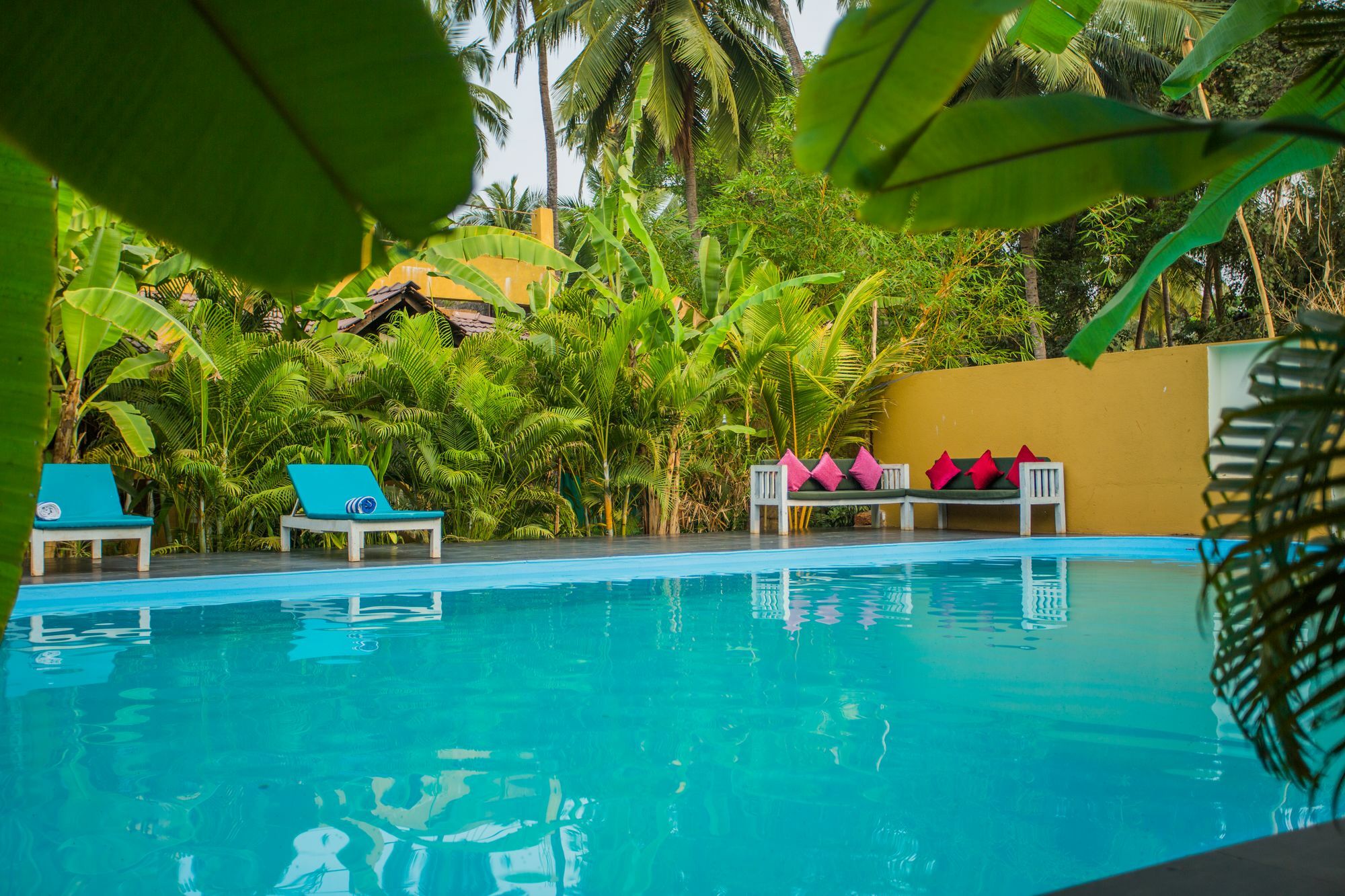 Devarya Wellness Beach Resort Morjim Luaran gambar